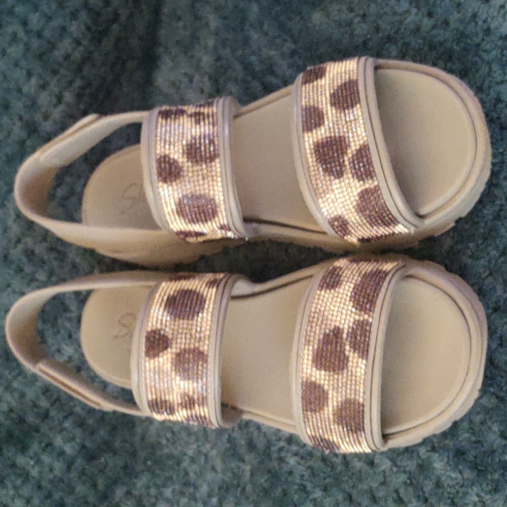 Skechers Foamies size 9 leopard sandals
